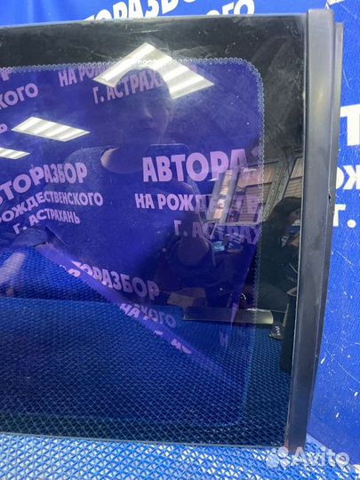 Стекло глухое заднее правое Mitsubishi Colt купе