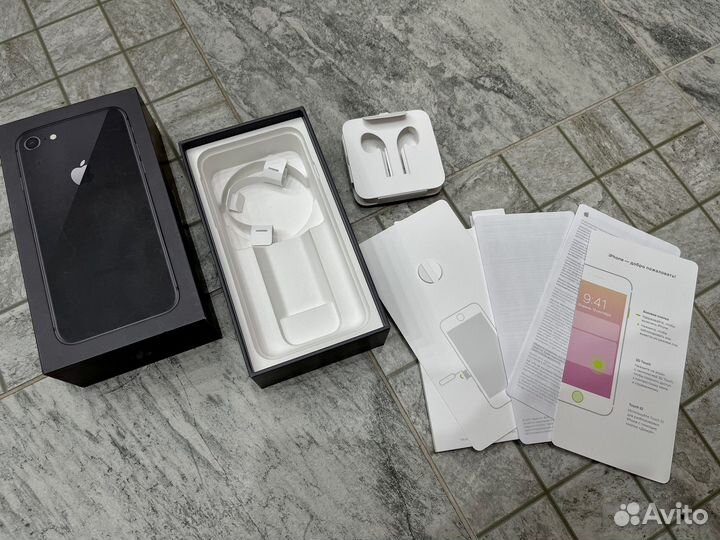 Коробка от iPhone 8