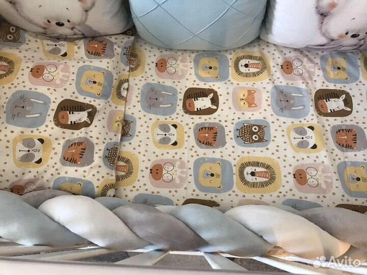 Бортики в детскую кроватку подушки+косичка