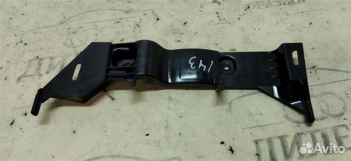 Кронштейн (сопут. товар) Audi Q7 2005