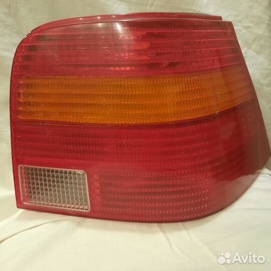 Задний фонарь правый Фольксваген Гольф 4