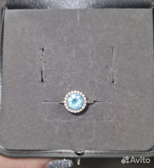 Кольцо с топазом и фианитами