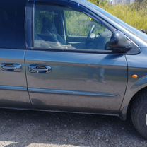 Chrysler Town & Country 3.3 AT, 2001, 290 000 км, с пробегом, цена 480 000 руб.