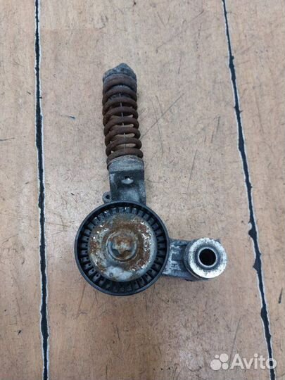 Натяжной ролик приводного ремня Opel Corsa B X10XE