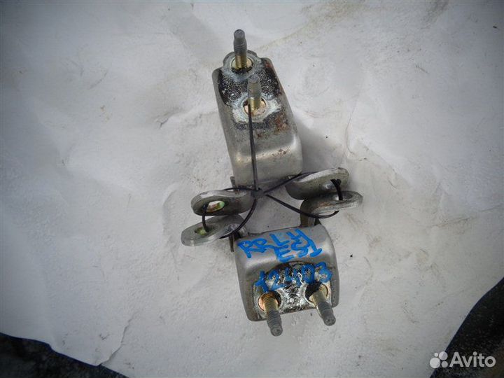 Петля двери задняя левая Honda Civic Ferio ES1