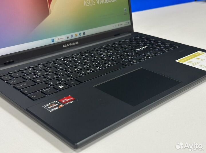Новый Asus VivoBook 15.6 IPS 8G озу Ryzen 3 7th