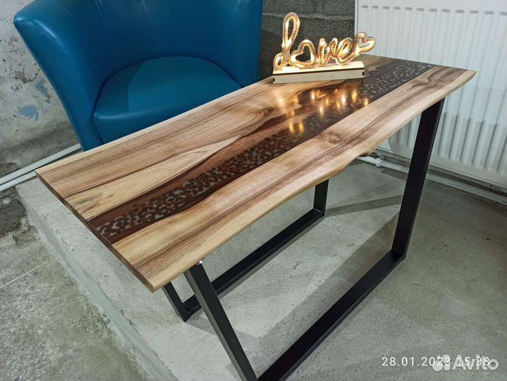 Столик журнальный