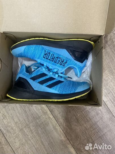 Кроссовки Adidas 30