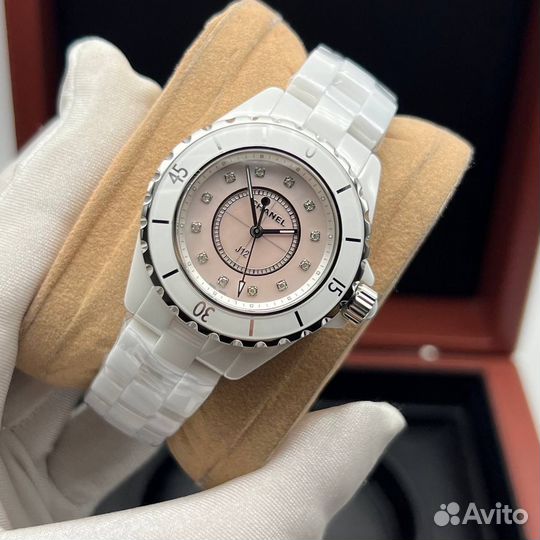 Часы Chanel J12