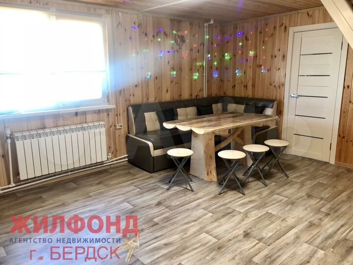 Дом 100 м² на участке 8 сот.