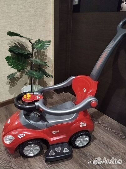 Продам детский автомобиль-каталка