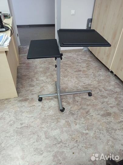 Столик для проектора