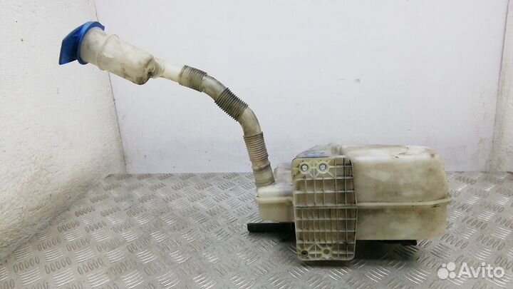 Бачок омывателя на Skoda Octavia A5