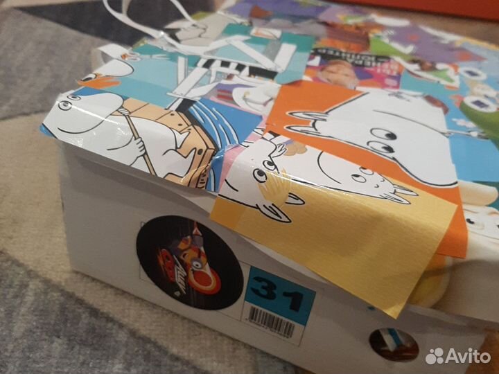 Коробка с наклейками патч в подарок