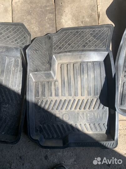 Автомобильные коврики резиновые chevrolet aveo т25