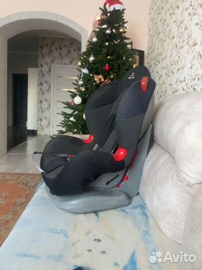 Автомобильное детское кресло