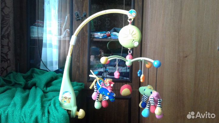 Музыкальный мобиль на кроватку