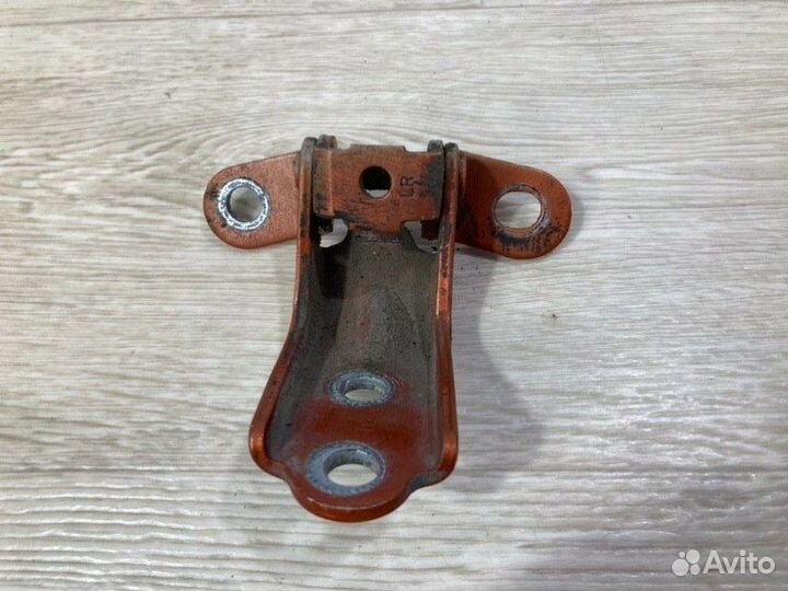 Петля двери задняя правая Hyundai Solaris