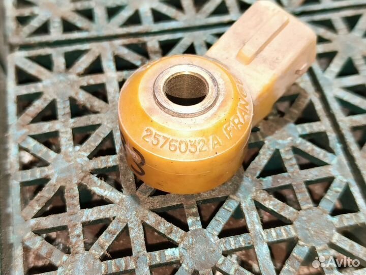 Датчик детонации Peugeot Partner M59