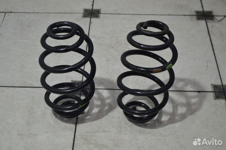 Пружина задняя Volkswagen Passat B5