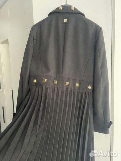 Пальто женское 46-48 (roberto cavalli)