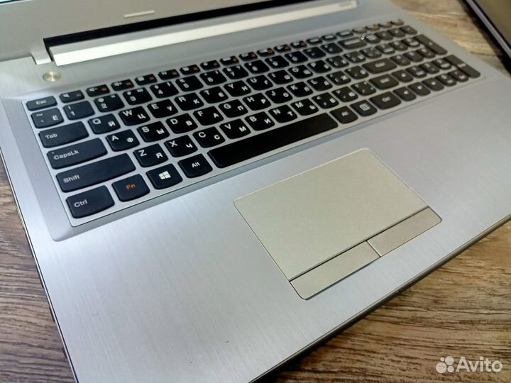 Lenovo 15.6FullHd/Intel i5/SSD/Nvidia 2gb