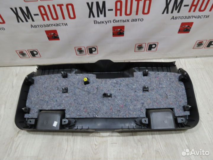 Обшивка крышки багажника Ford Focus 3