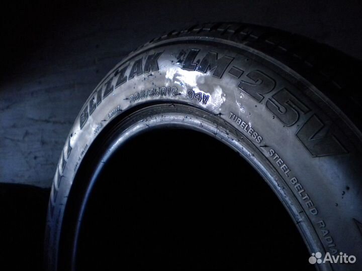 Bridgestone Blizzak LM-25 205/55 R16