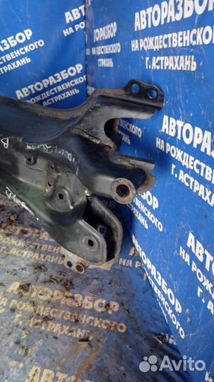 Передний подрамник Toyota Verso минивен 2ZR-FE