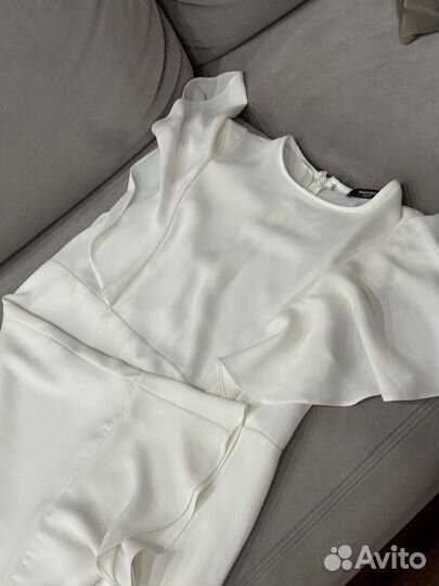 Платье mango белое стуящееся