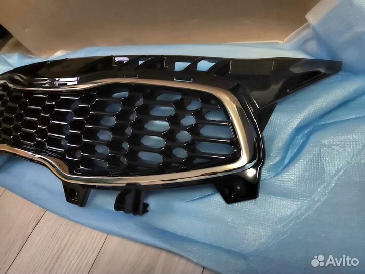 Новая Решетка радиатора Kia Ceed 2 2012- 2015