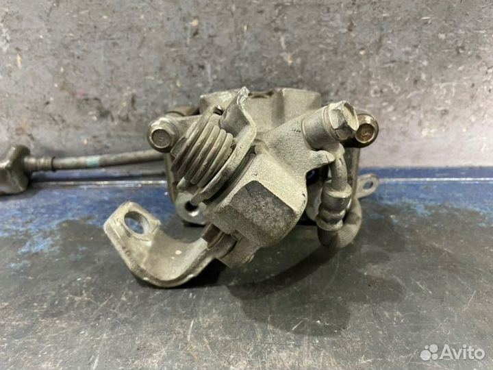 Суппорт задний левый Honda Civic 8 4D FD