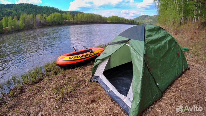 Палатка большая трехместная