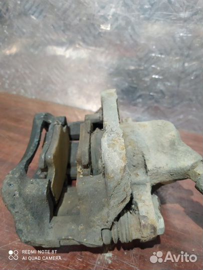 Суппорт правый Renault Fluence седан 2.0 M4R751