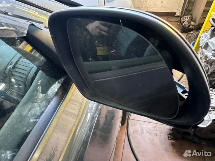 Зеркальный элемент правый Skoda Octavia A5 1.4
