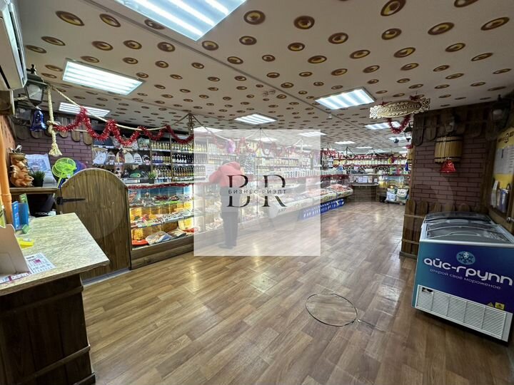 2 входа Торговля на 1 линии Парковка, 208.9 м²