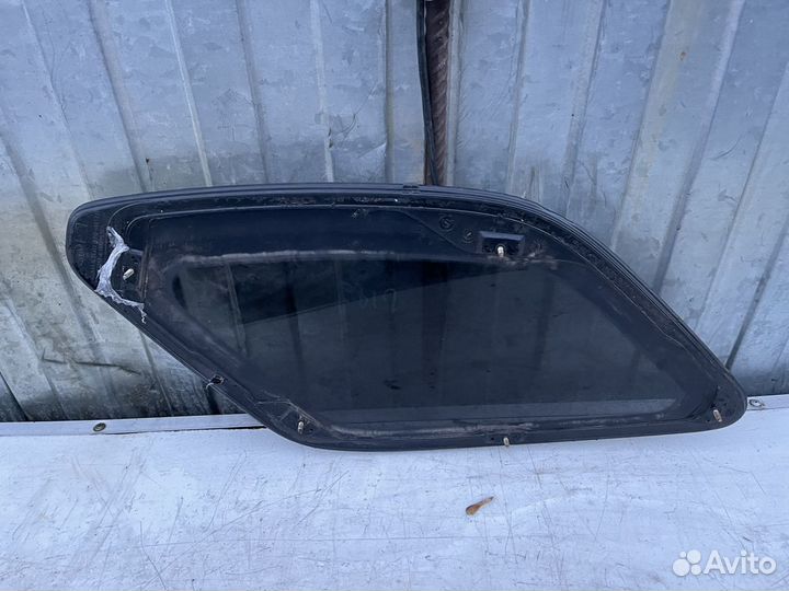 Стекло кузова заднее левое Kia Sportage 2 2005-10