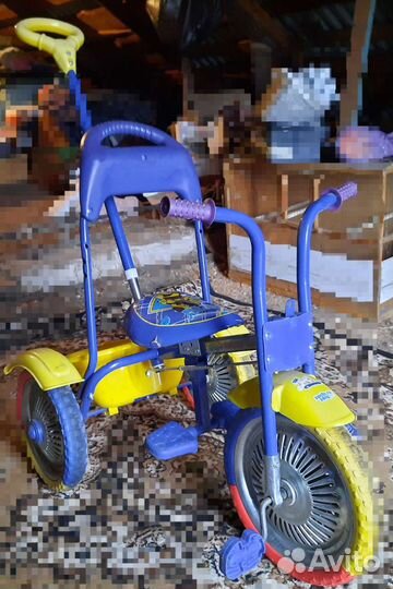 Трехколесный велосипед