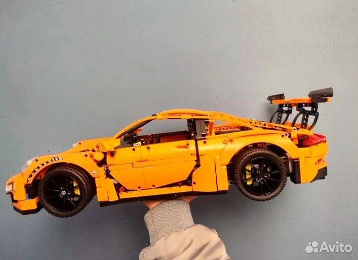 Яркий оранжевый Porsche 911 GT3 RS для сборки