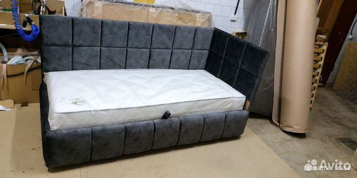 Кровать детская с мягким изголовьем