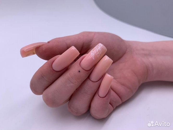 Маникюр и педикюр