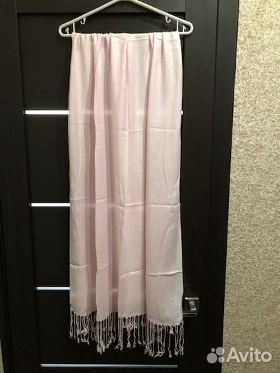 Шапки, палантин (шарф)