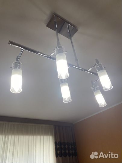 Продам люстру и торшер