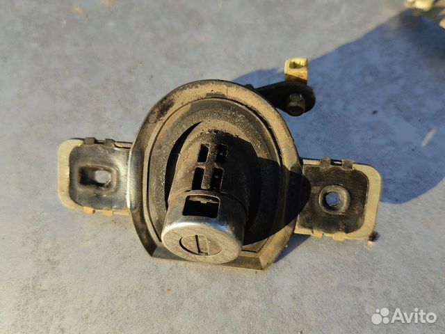 Замок багажника Mazda familia