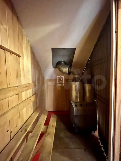 Дом 196 м² на участке 6 сот.