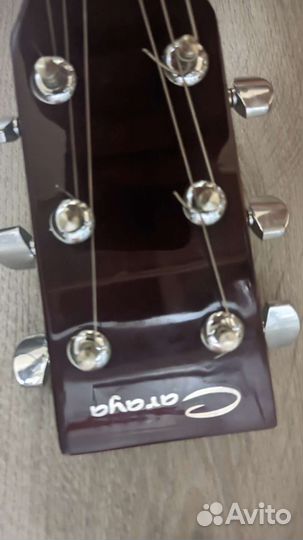 Акустическая гитара