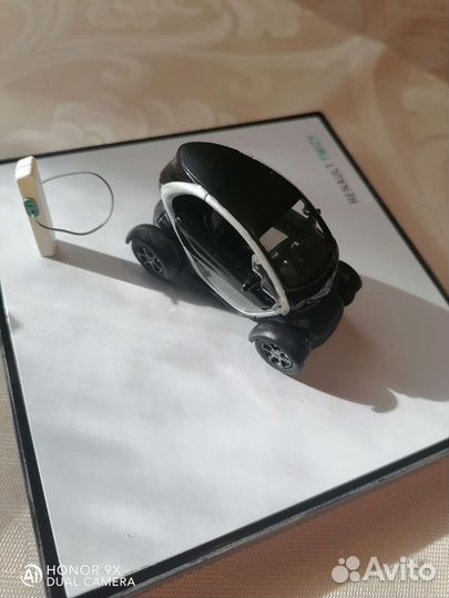 Коллекцыонная модель машины Renault