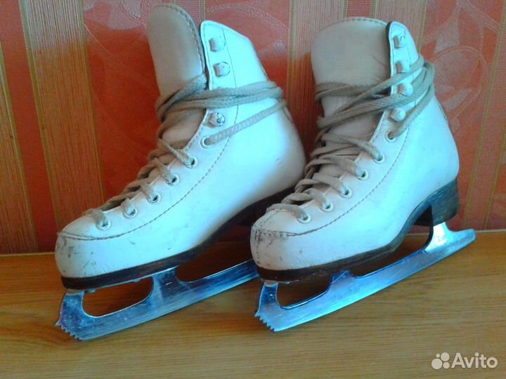 Коньки Wifa р-р 28L (стелька 18,5 см)