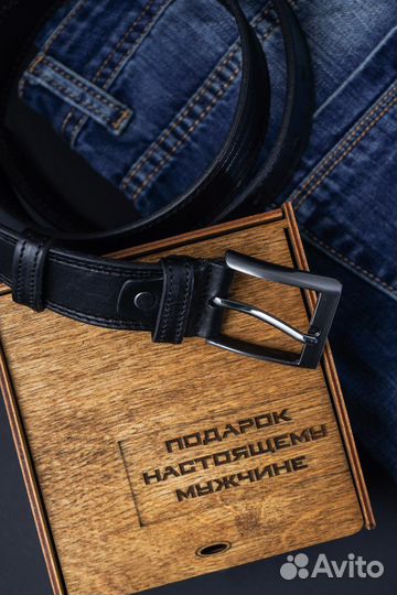 Мужской кожаный ремень в падорочной коробке