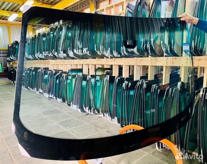 Лобовое стекло Bmw x3 e83 Бмв х3 е83